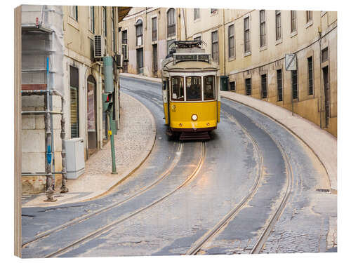 Trätavla Yellow tram in Lisbon