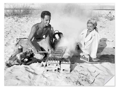 Wandsticker Paar beim Picknick am Strand, 50er Jahre