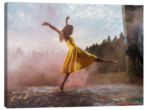Obraz na płótnie Street dancer in yellow dress