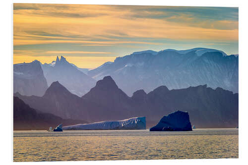 Print på skumplade Isbjerge i Ittoqqortoormiit (Scoresbysund), Grønland