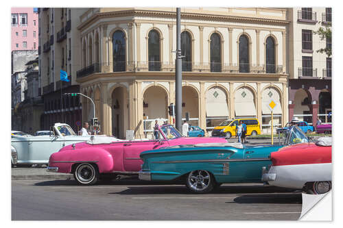 Selvklebende plakat Vintage cars in front of Parque Central, Havana, Cuba