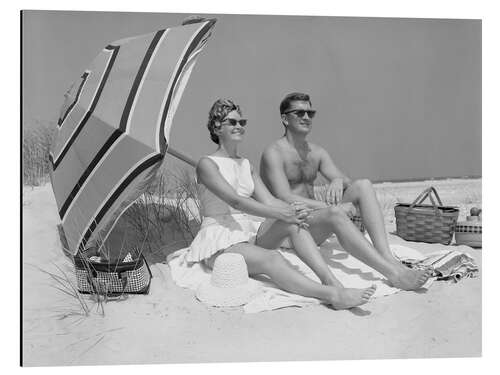 Aluminiumsbilde Couple on the beach