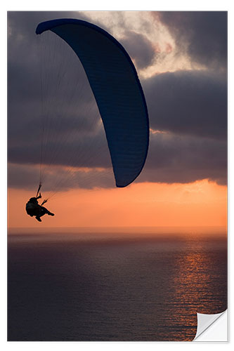 Naklejka na ścianę Paraglider over the sea I