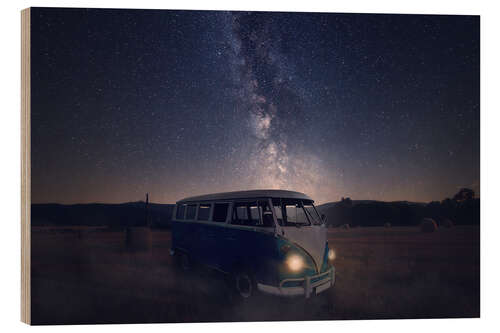 Hout print Milky way and an old bus on a field