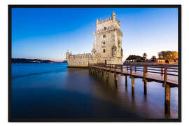 Gerahmter Kunstdruck Torre de Belém in Lissabon am Abend
