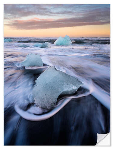 Selvklebende plakat Ice on the beach Jökulsárlón, Iceland