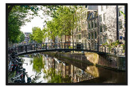 Gerahmter Kunstdruck Ein ruhiger Kanal in Amsterdam