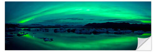 Naklejka na ścianę Aurora Borealis over the Jokulsarlon Lagoon