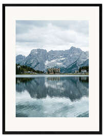Ingelijste kunstdruk Hotel on the lake