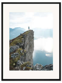 Gerahmter Kunstdruck Die Klippe über dem Fjord