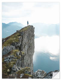 Selvklæbende plakat The cliff above the fjord