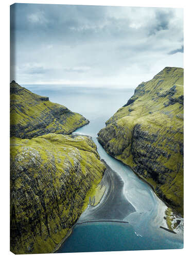 Canvas-taulu Fjord on the Faroe Islands