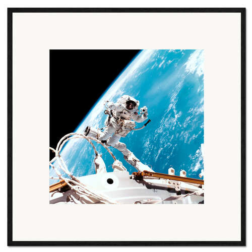 Gerahmter Kunstdruck ISS Spaziergang im Weltall