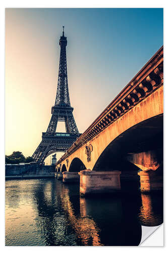 Selvklebende plakat Eiffel Tower on the banks of the Seine