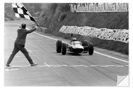 Selvklebende plakat Jim Clark takes the chequered flag, French GP 1965