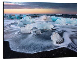 Aluminium print Blocks of ice on Jökulsárlón beach