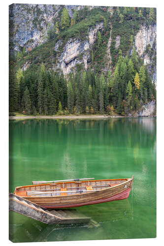 Lerretsbilde Rowing boat on Lake Braies