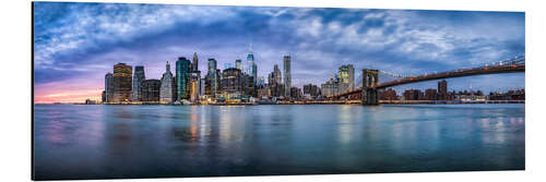 Tableau en aluminium Skyline de Manhattan dans la soirée