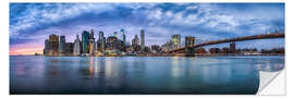 Selvklebende plakat Manhattan skyline in the evening