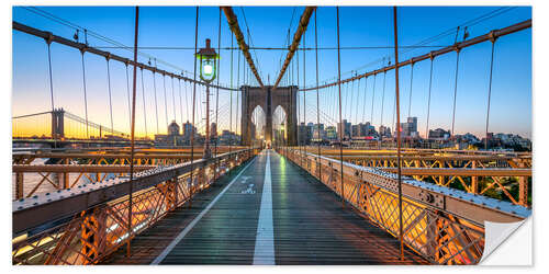 Selvklæbende plakat On the Brooklyn Bridge at sunrise