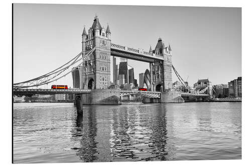 Cuadro de aluminio Autobús rojo en el Tower Bridge de Londres