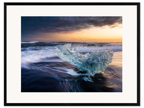 Kehystetty taidepainatus Blocks of ice on the ice beach at Jökulsárlón