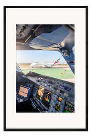 Gerahmter Kunstdruck Airbus A380 Cockpit und A380 auf Startbahn