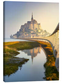 Tableau sur toile Le Mont-Saint-Michel se réveille