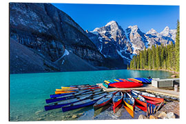 Aluminiumsbilde Canoes on Moraine Lake, Canada