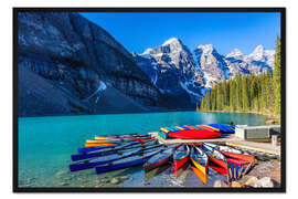 Gerahmter Kunstdruck Kanus auf dem Moraine Lake, Kanada