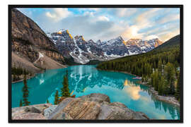 Gerahmter Kunstdruck Moraine Lake in Alberta, Kanada
