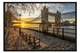 Gerahmter Kunstdruck Tower Bridge in London bei Sonnenaufgang