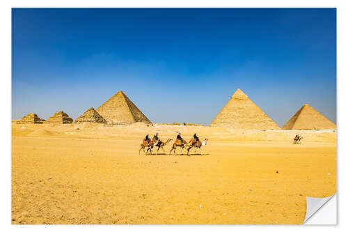 Selvklebende plakat Pyramids of Giza with camel caravan