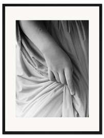 Gerahmter Kunstdruck Hand mit Gewand