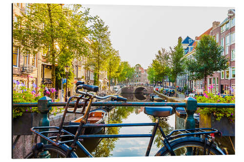 Alubild Fahrrad an einer Gracht in Amsterdam