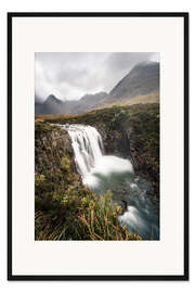 Gerahmter Kunstdruck Wasserfall und Berge in Schottland