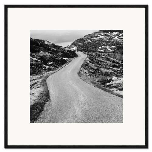 Inramat konsttryck Road through the mountains