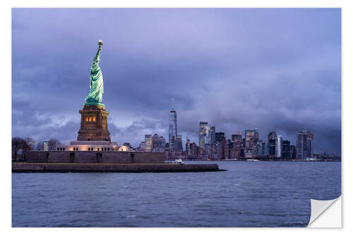 Wall sticker Statue of Liberty in front of the Manhattan skyline