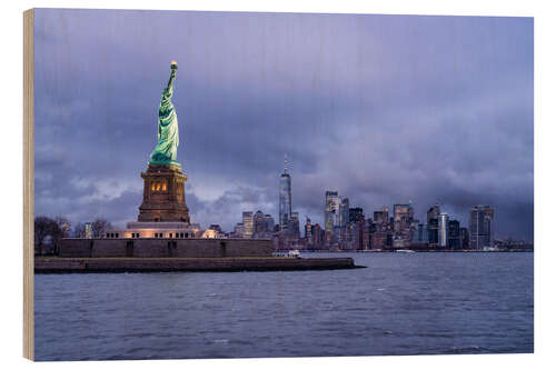 Tableau en bois Statue de la liberté devant Manhattan