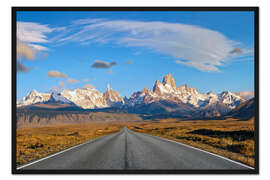 Gerahmter Kunstdruck Straße zum Fitz Roy in Patagonien unter blauem Himmel