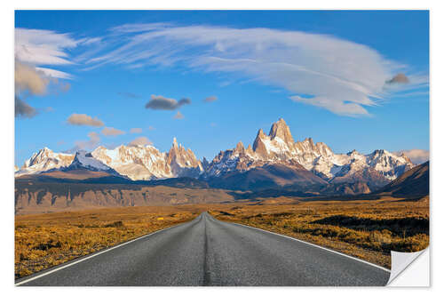 Sisustustarra Road to Fitz Roy in Patagonia under a blue sky