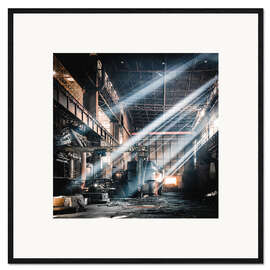 Plakat artystyczny premium w ramie Rays of light inside an abandoned steel mill