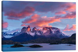 Canvas print Sunrise over Cuernos del Paine and Lake Pehoe