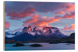 Wood print Sunrise over Cuernos del Paine and Lake Pehoe