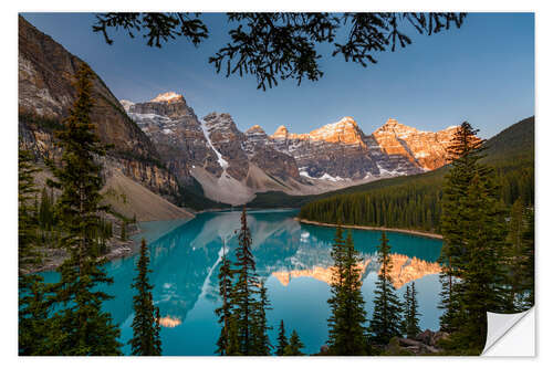 Wall sticker Moraine Lake at sunrise