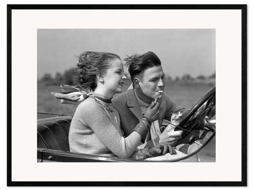Impresión de arte enmarcada Vintage Couple in a Convertible