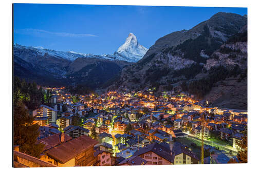 Aluminiumsbilde View of Zermatt and Matterhorn at night