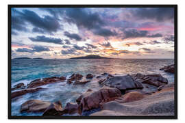 Gerahmter Kunstdruck Die Insel Félicité bei Sonnenaufgang