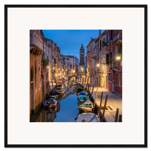 Impresión de arte enmarcada Ambiente nocturno en las calles de Venecia