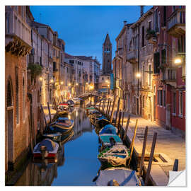 Selvklebende plakat Evening mood in the streets of Venice